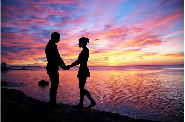 peopletravel-adventure-dating-holiday